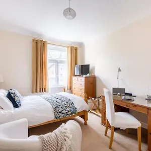  Homestay With Private Bath In Pontcanna United Kingdom