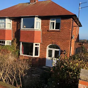 Holiday home Ryndle House